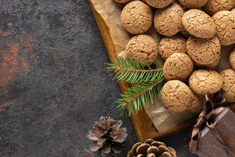 GINGERBREAD NUTS